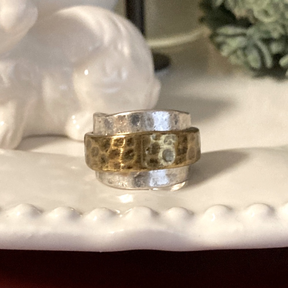 Two tone statement ring